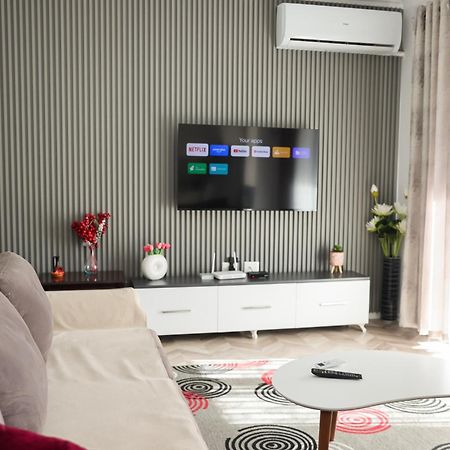 Family Apartment Тирана Екстер'єр фото