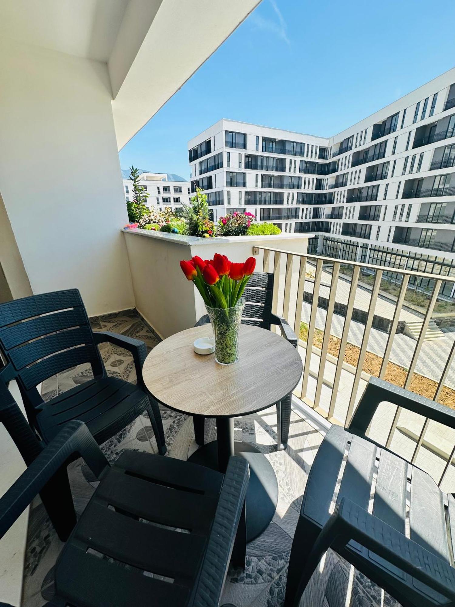 Family Apartment Тирана Екстер'єр фото