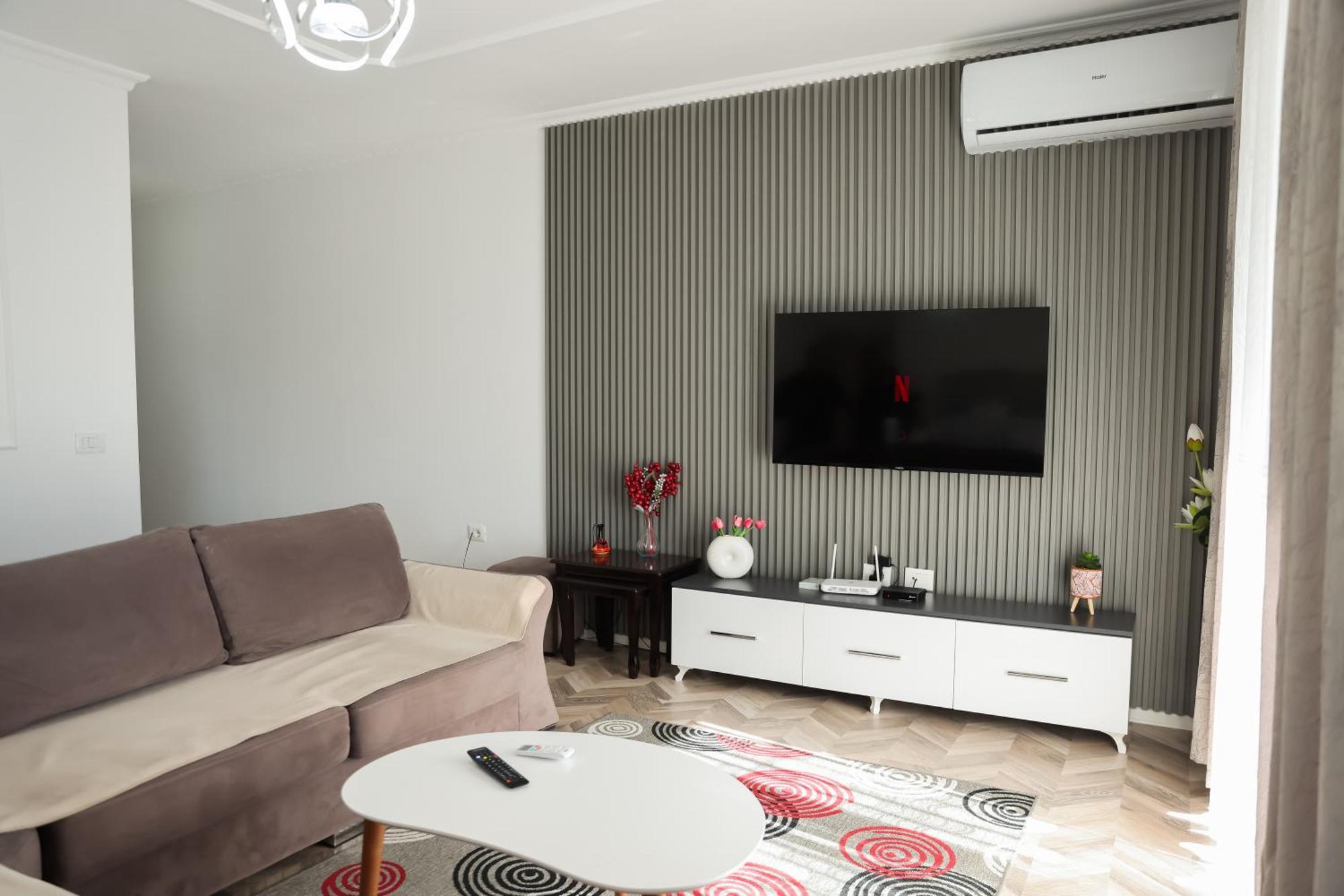 Family Apartment Тирана Екстер'єр фото