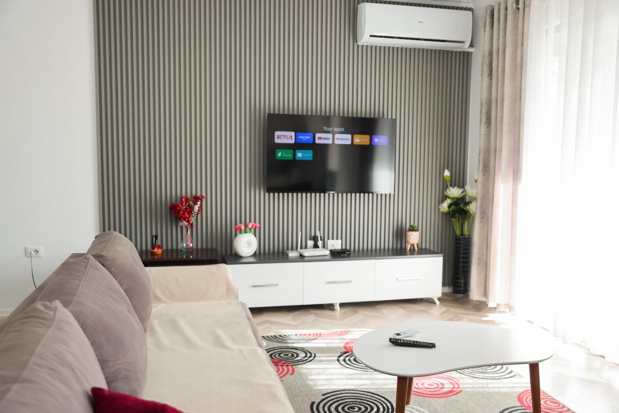 Family Apartment Тирана Екстер'єр фото