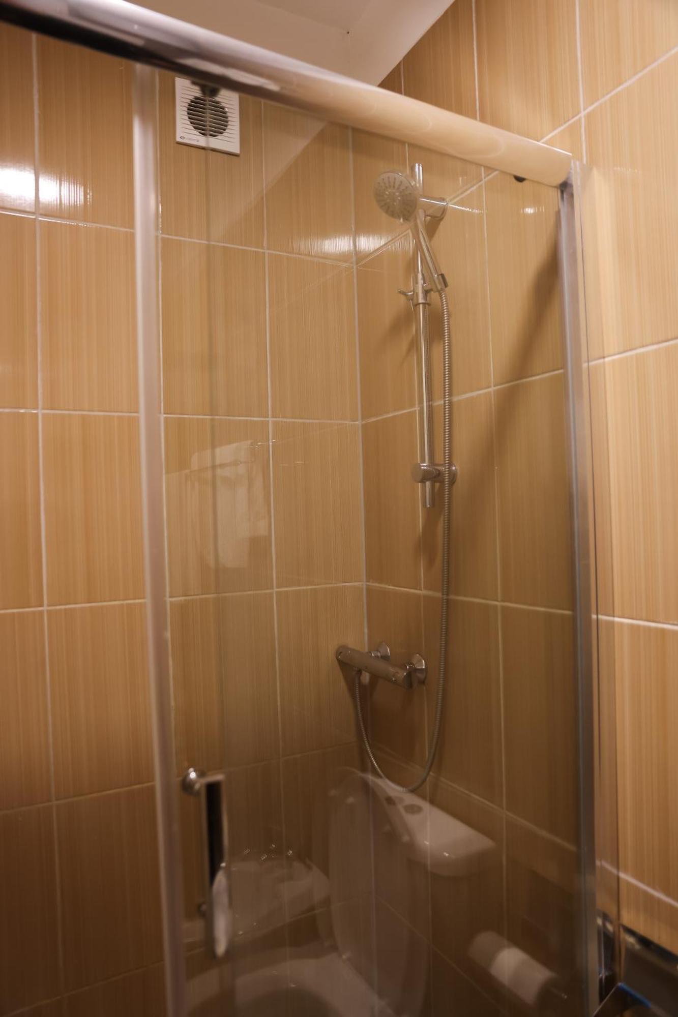 Family Apartment Тирана Екстер'єр фото