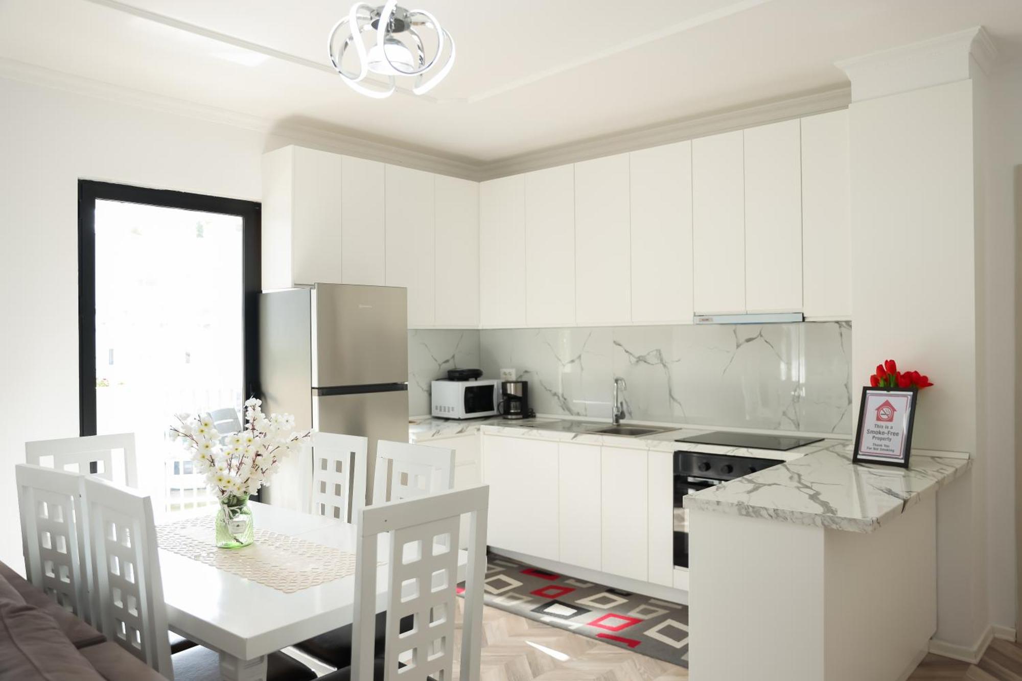 Family Apartment Тирана Екстер'єр фото